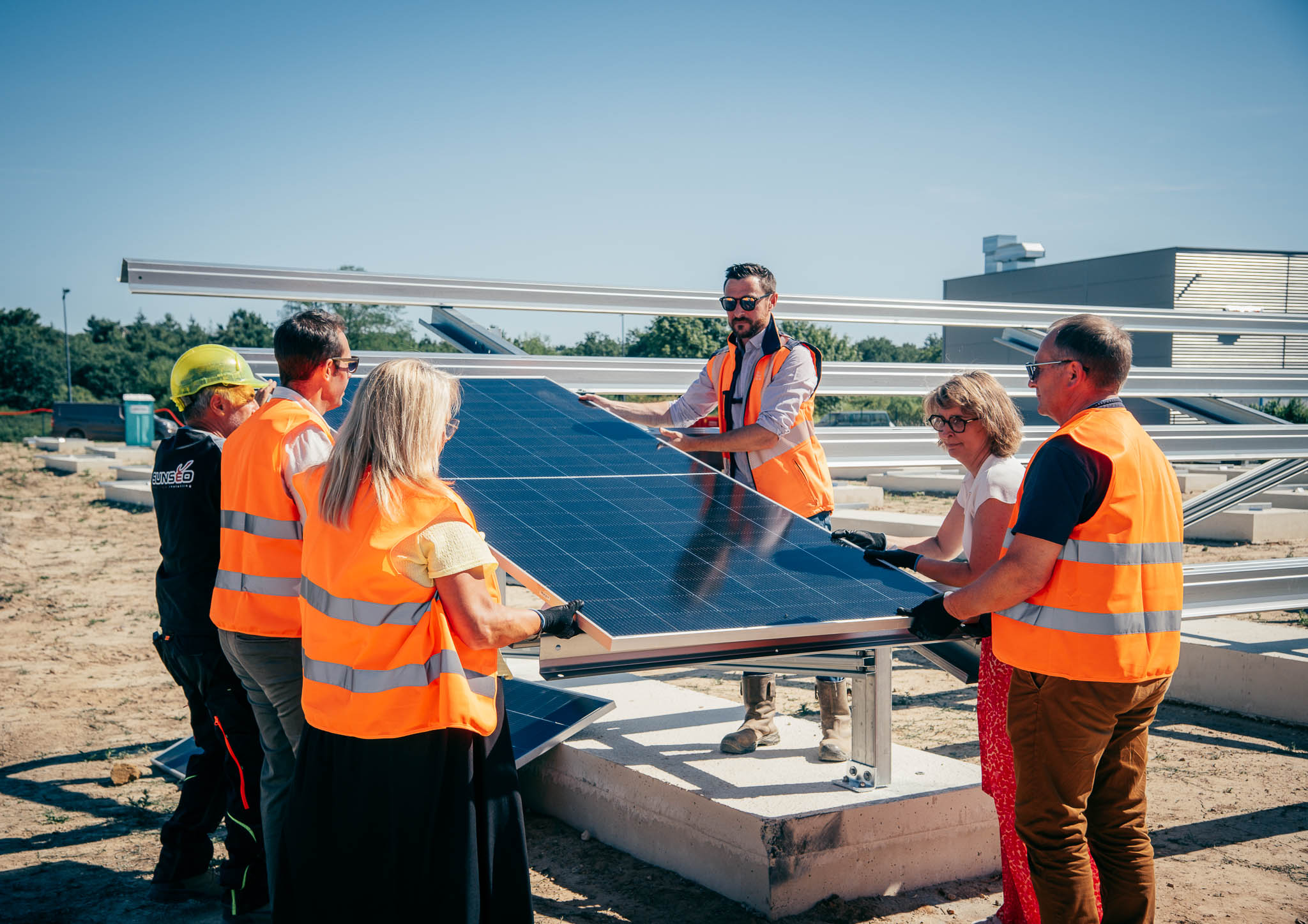Transformer une friche en champ solaire !